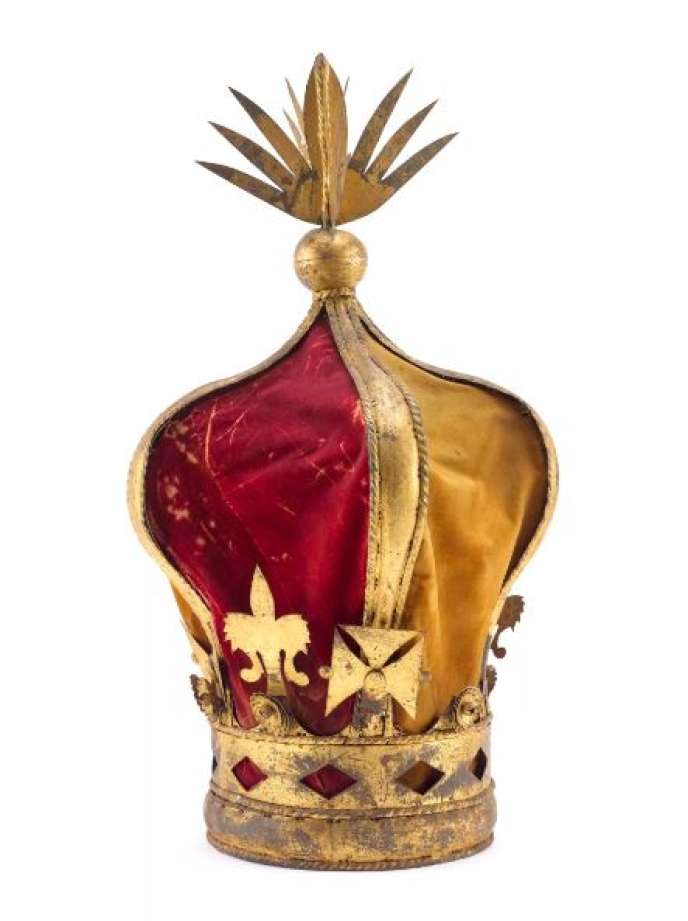6c994b6_679286174-couronne
