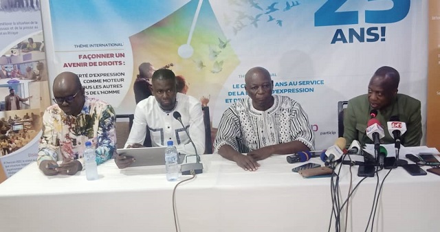 Le-presidiume-de-la-Journee-commemorative-sur-la-liberte-de-la-Presse-au-CNP-NZ-avec-Inoussa-Ouedraogo-2e-a-partir-de-la-gauche